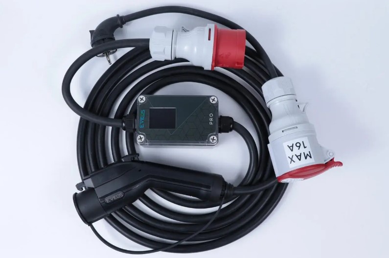 Зарядка для електромобіля EVEUS M32 Pro GBT 7.4 кВт 32А LCD WiFi Зарядка для електромобіля EVEUS M32 Pro GBT 7.4 кВт 32А LCD WiFi